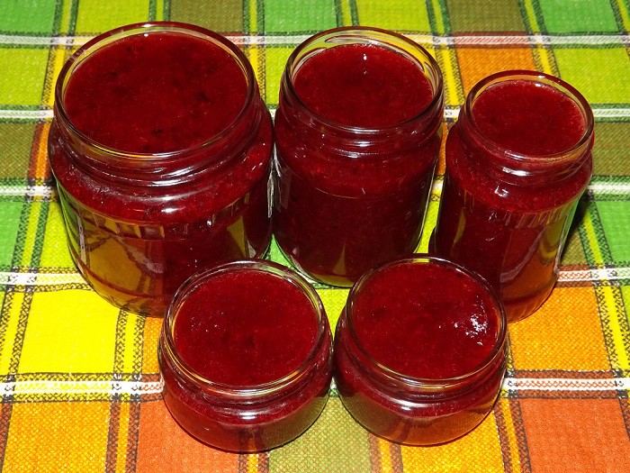 Lingonberries măcinate cu zahăr