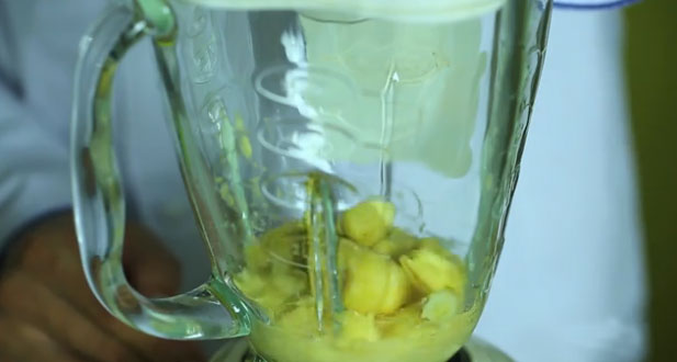 Banana in blender