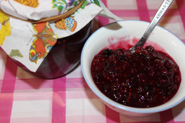 Marmeladă de fructe de pădure de casă cu lămâie